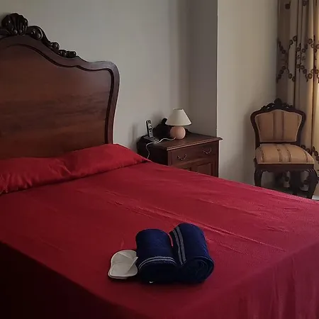El Pirata Hostel *